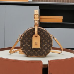 LVショルダーバッグ