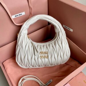 MIUMIUハンドバッグ