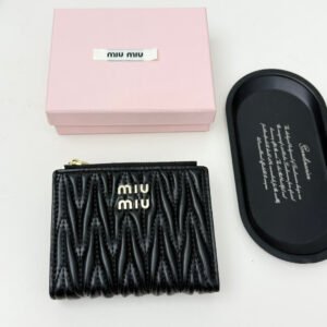 MIUMIU/財布