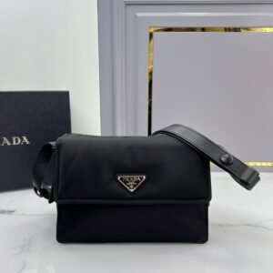 PRADA/ショルダーバッグ